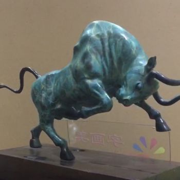 纯铜摆件奔牛船木为底座摆件