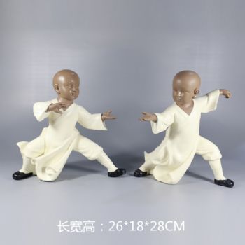 一对练武姿态小沙弥雕塑摆件中式摆件精品手工树脂雕塑