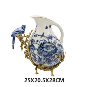 彩绘花草图案奶壶花插陶瓷配铜装饰品客厅玄关工艺品